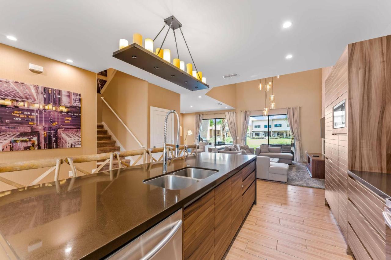 Holiday home 7594 Magic Village 3suites 6guets 8 Min Orlando