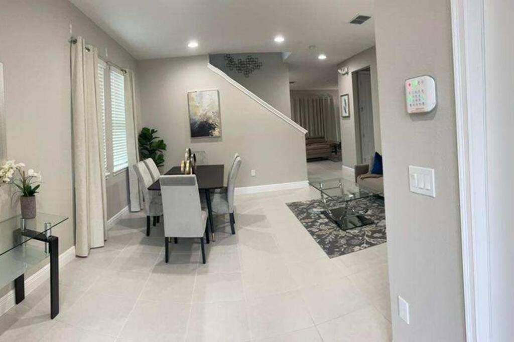 Holiday home Luxury 6 Bedroom 6 Bath @encore Pool Grill.