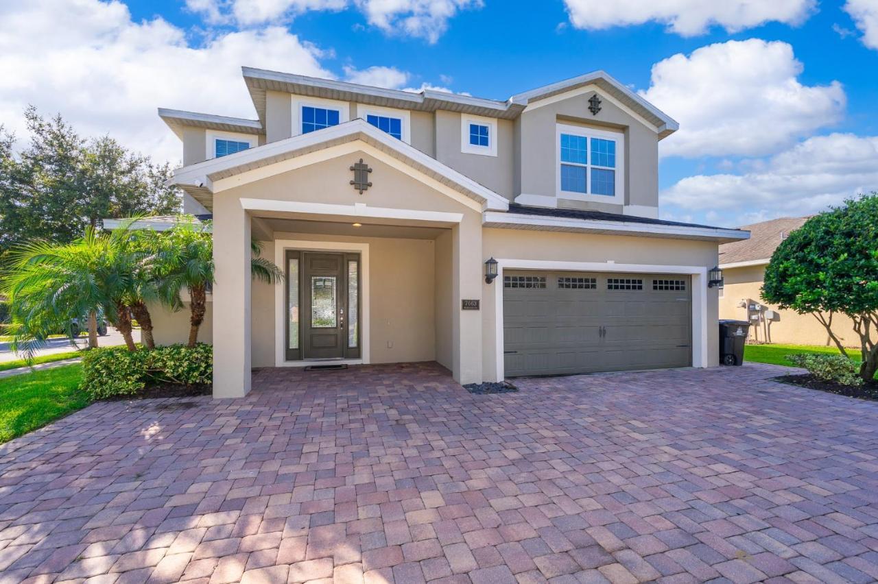 Spectacular Oasis Of Fun! Book For The Fun! * Orlando