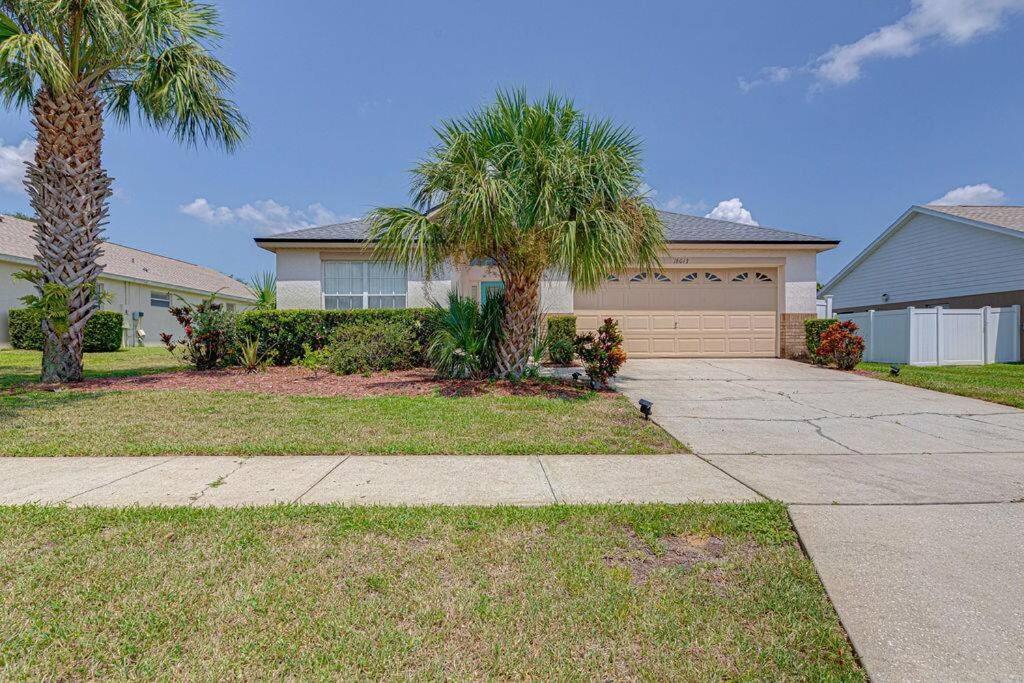 545 -beautiful 4 Bed With Sparkling Pool And Games Holiday home