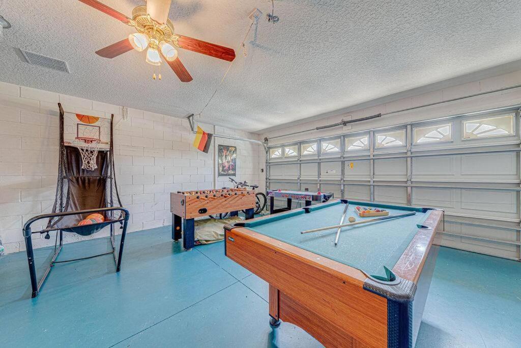 545 -beautiful 4 Bed With Sparkling Pool And Games Holiday home Orlando