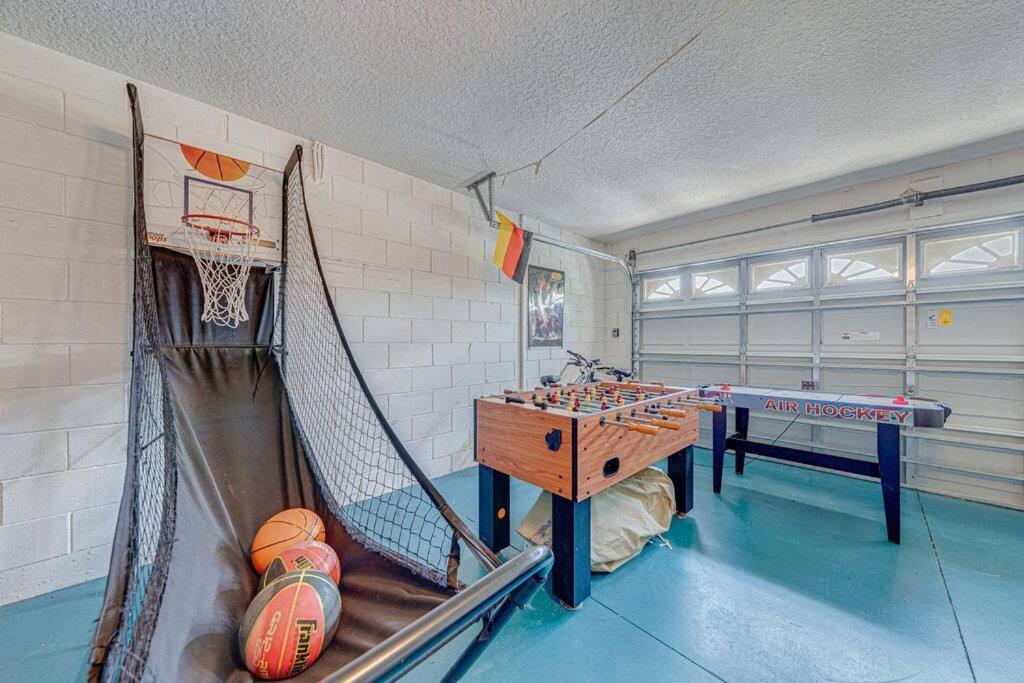 545 -beautiful 4 Bed With Sparkling Pool And Games Orlando