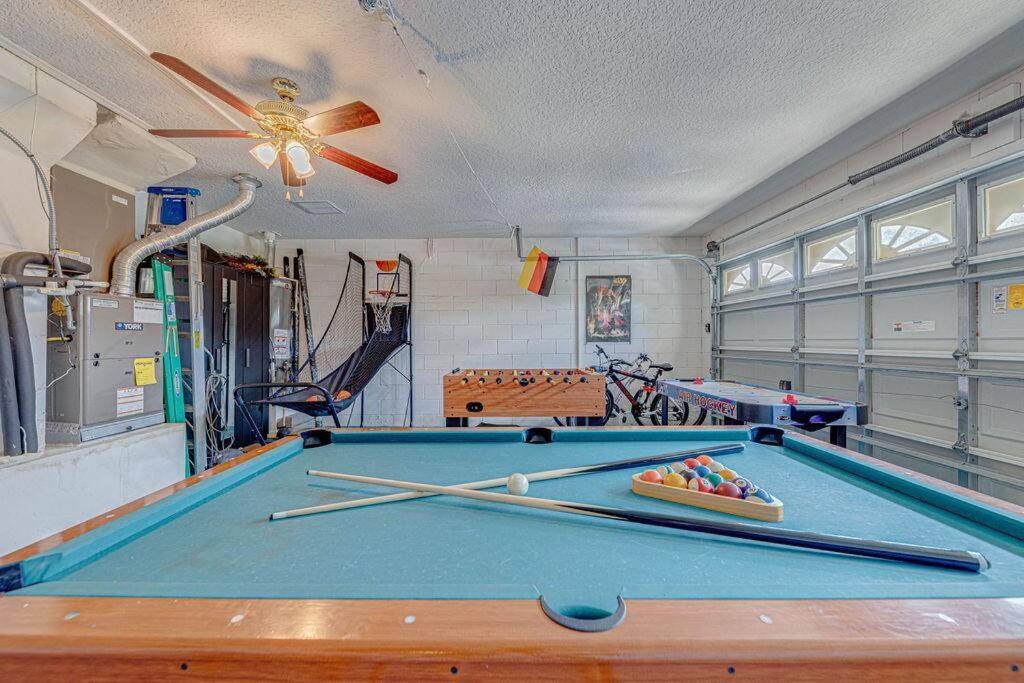 Holiday home 545 -beautiful 4 Bed With Sparkling Pool And Games