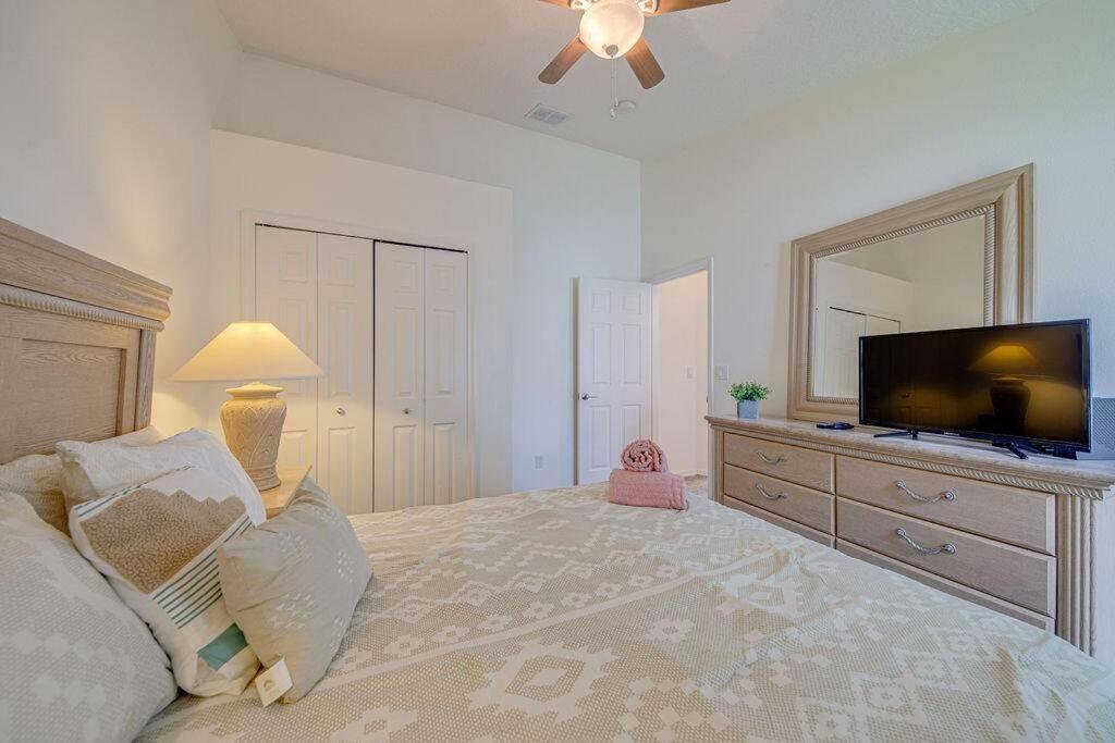 Holiday home 545 -beautiful 4 Bed With Sparkling Pool And Games *