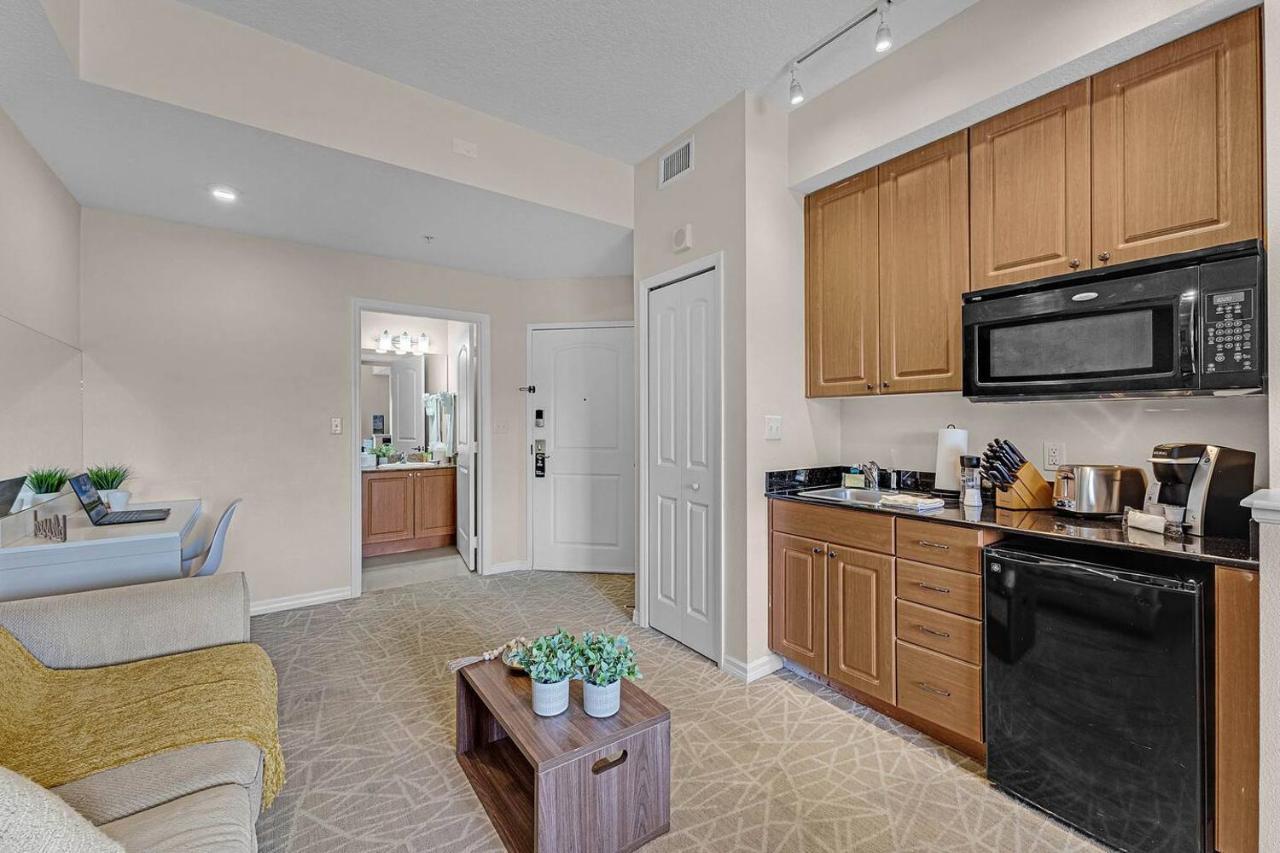 Stylish Near Parks Apartment