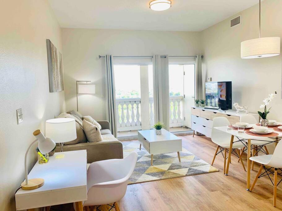 Apartment Walking Distance From Universal One Bedroom Orlando