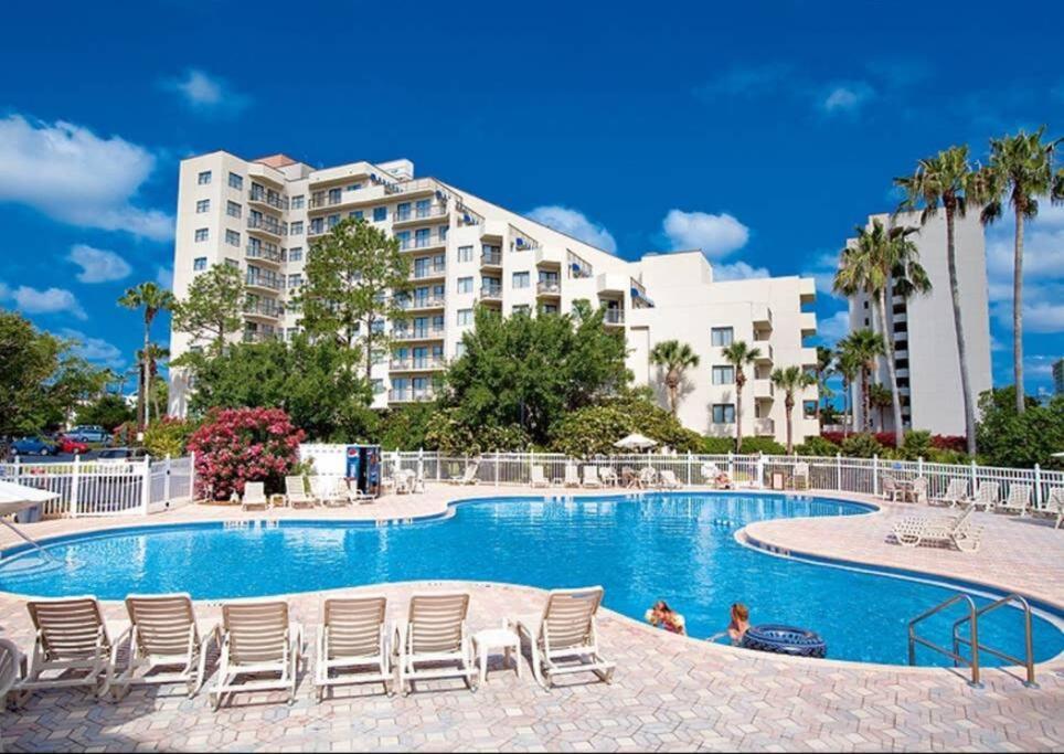 Gorgeous Near Parks And Convention Center Apartment *