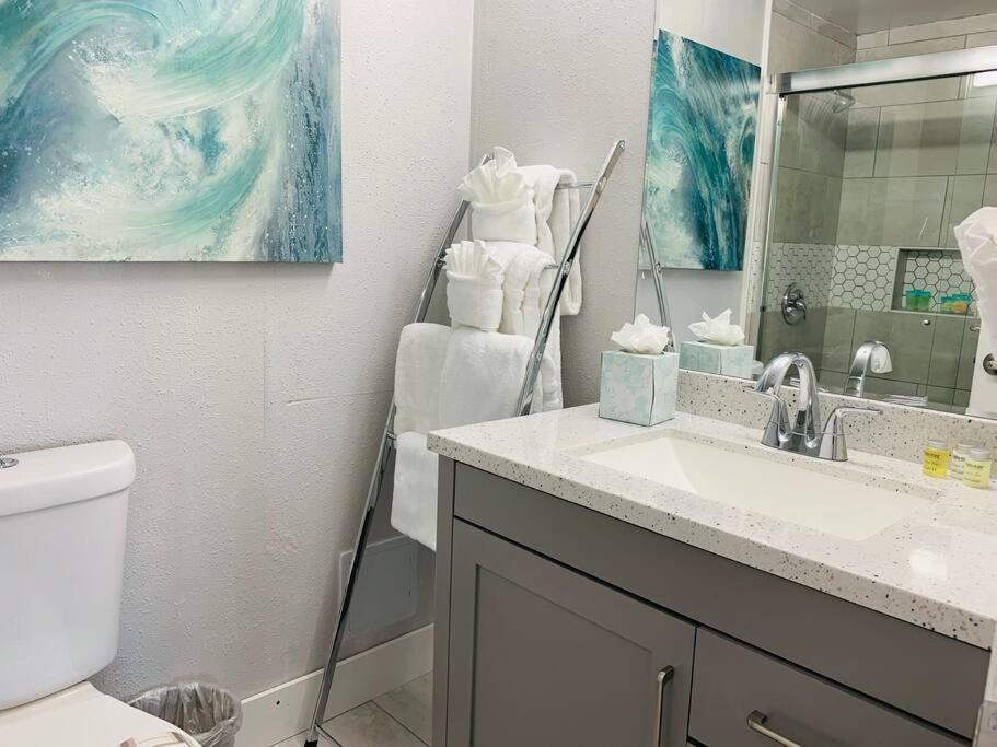 Gorgeous Near Parks And Convention Center *