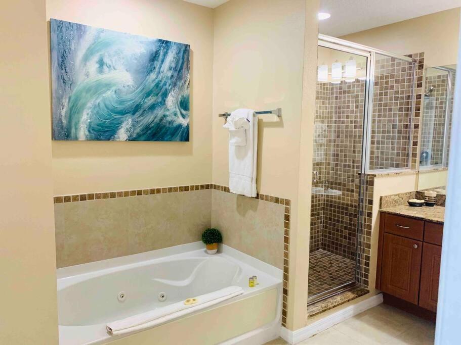 Walking Distance From Universal One Bedroom Apartment