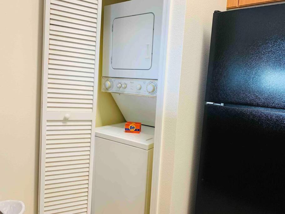 Apartment Walking Distance From Universal One Bedroom