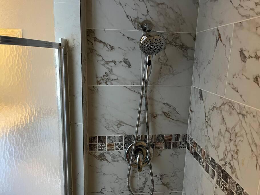 Beautiful Modern 3 Bedroom House - Downtown Orlando *