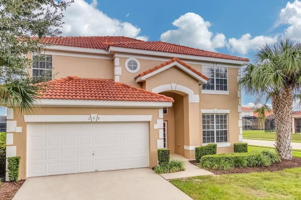 Family Pool Home, Gated Resort, Near & Golf -209 Holiday home