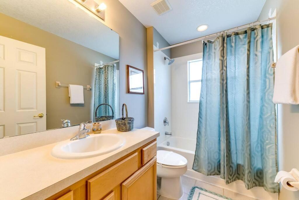 Family Pool Home, Gated Resort, Near & Golf -209