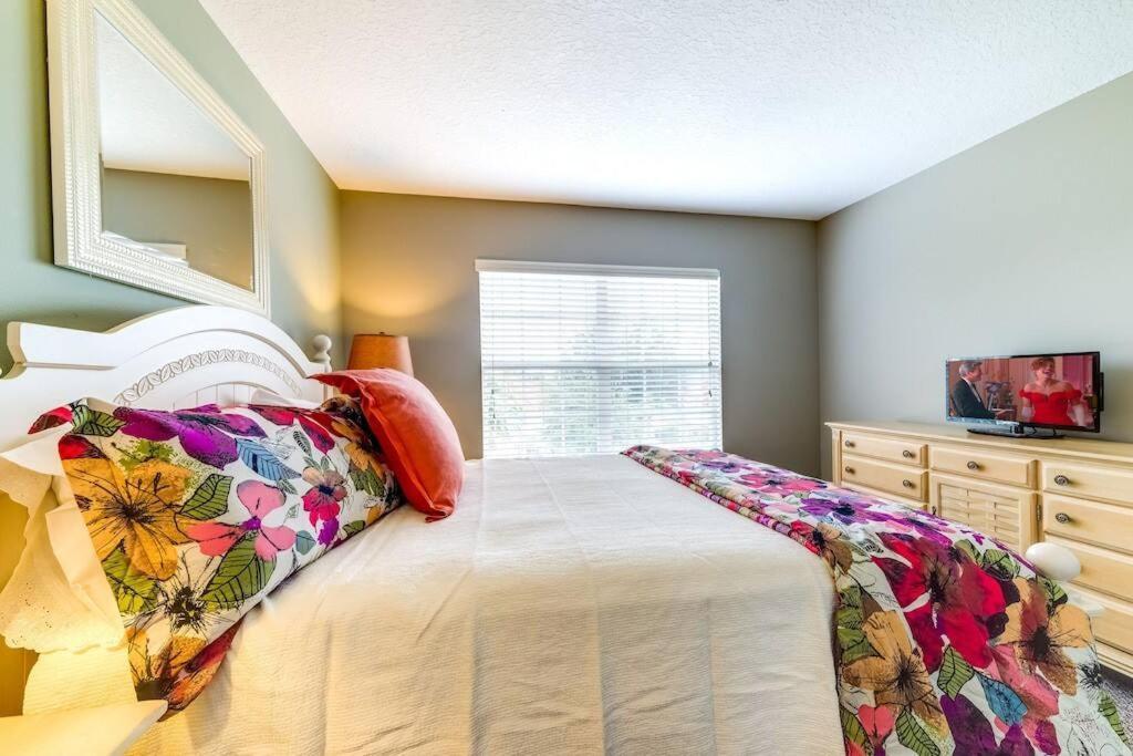 Holiday home Family Pool Home, Gated Resort, Near & Golf -209