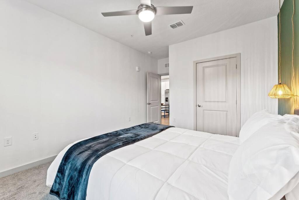Complete ,10 Min To Parks Pets Allowed, Resort-style Amenities Apartment *