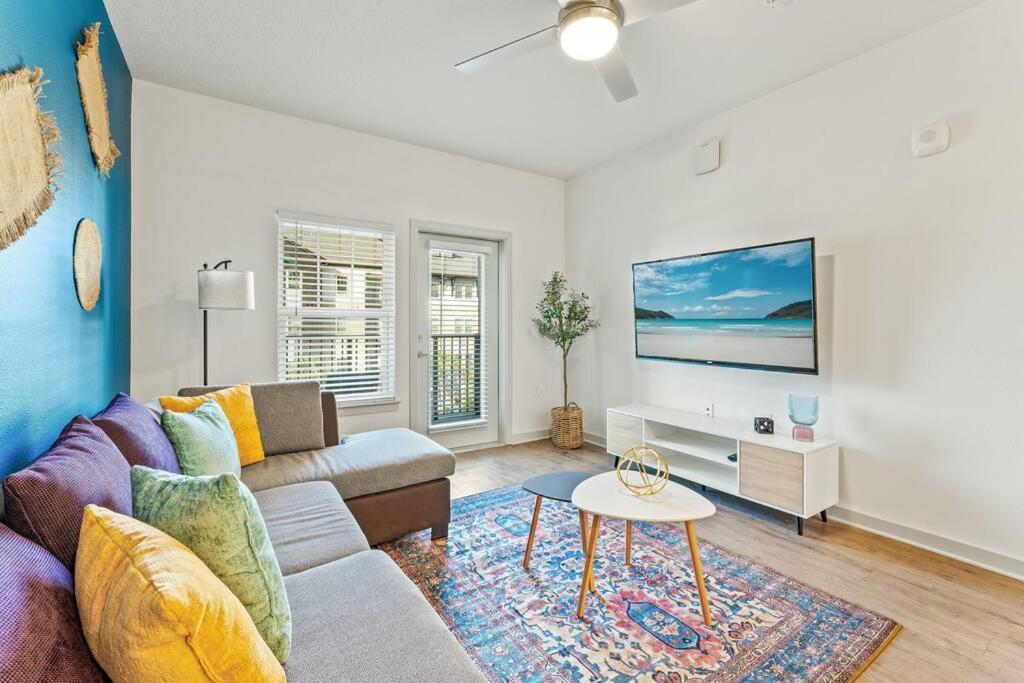 Complete Tranquil 10 Min To Parks Allows Pets, Resort-style Amenities Apartment *