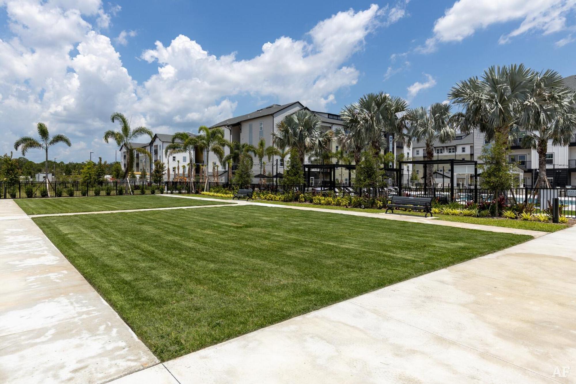 Complete Sleek Modern 10 Min To Parks Pets Allowed, Resort-style Amenities *