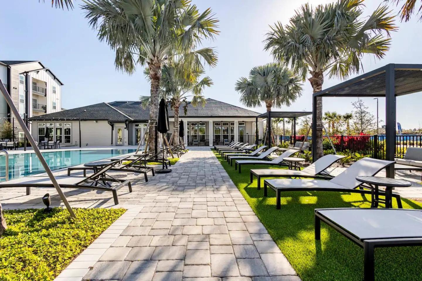 Apartment Complete Tranquil 10 Min To Parks Allows Pets, Resort-style Amenities