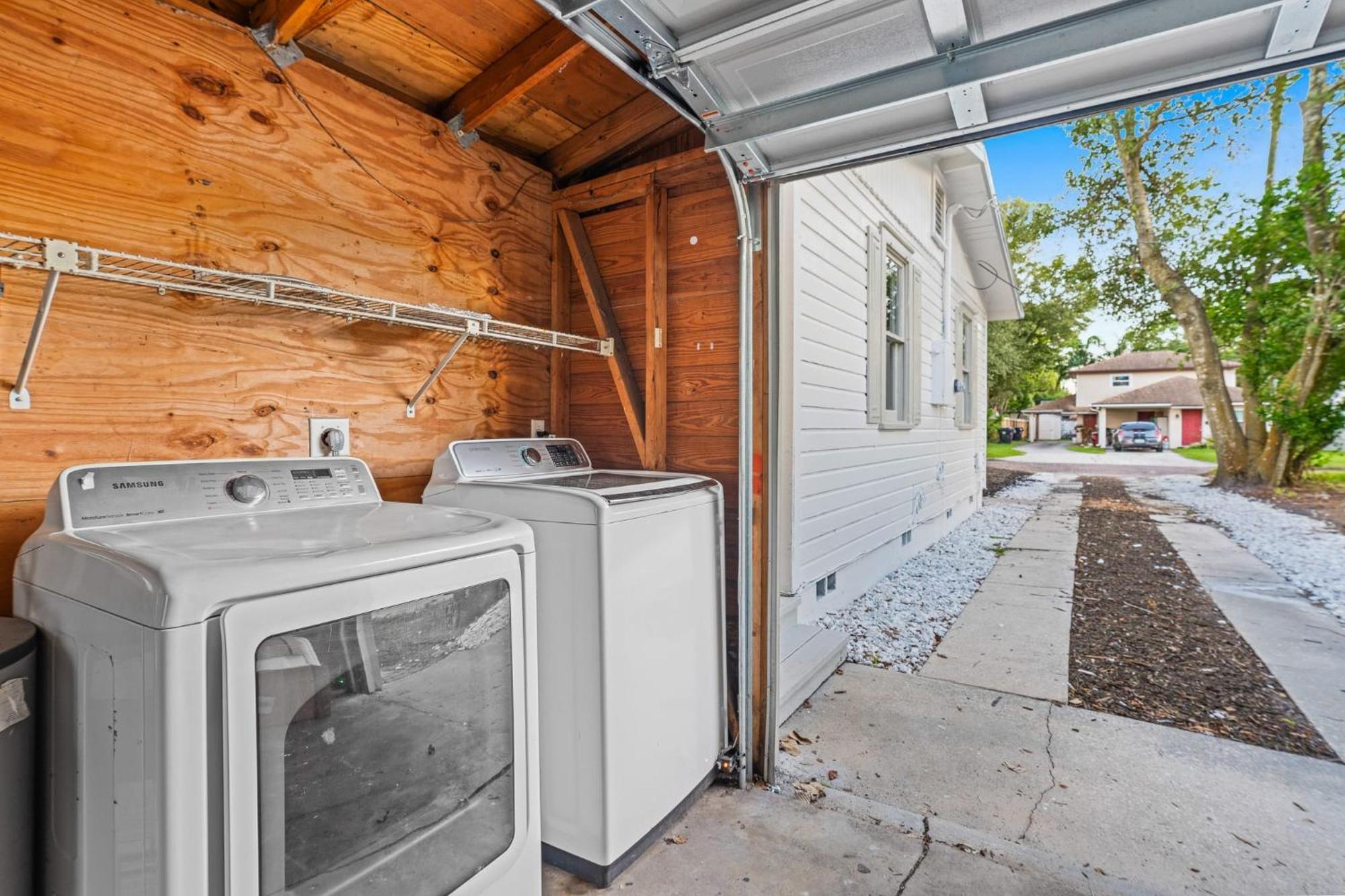 Fire Pit + Grill + 2mi To Dt Holiday home Orlando