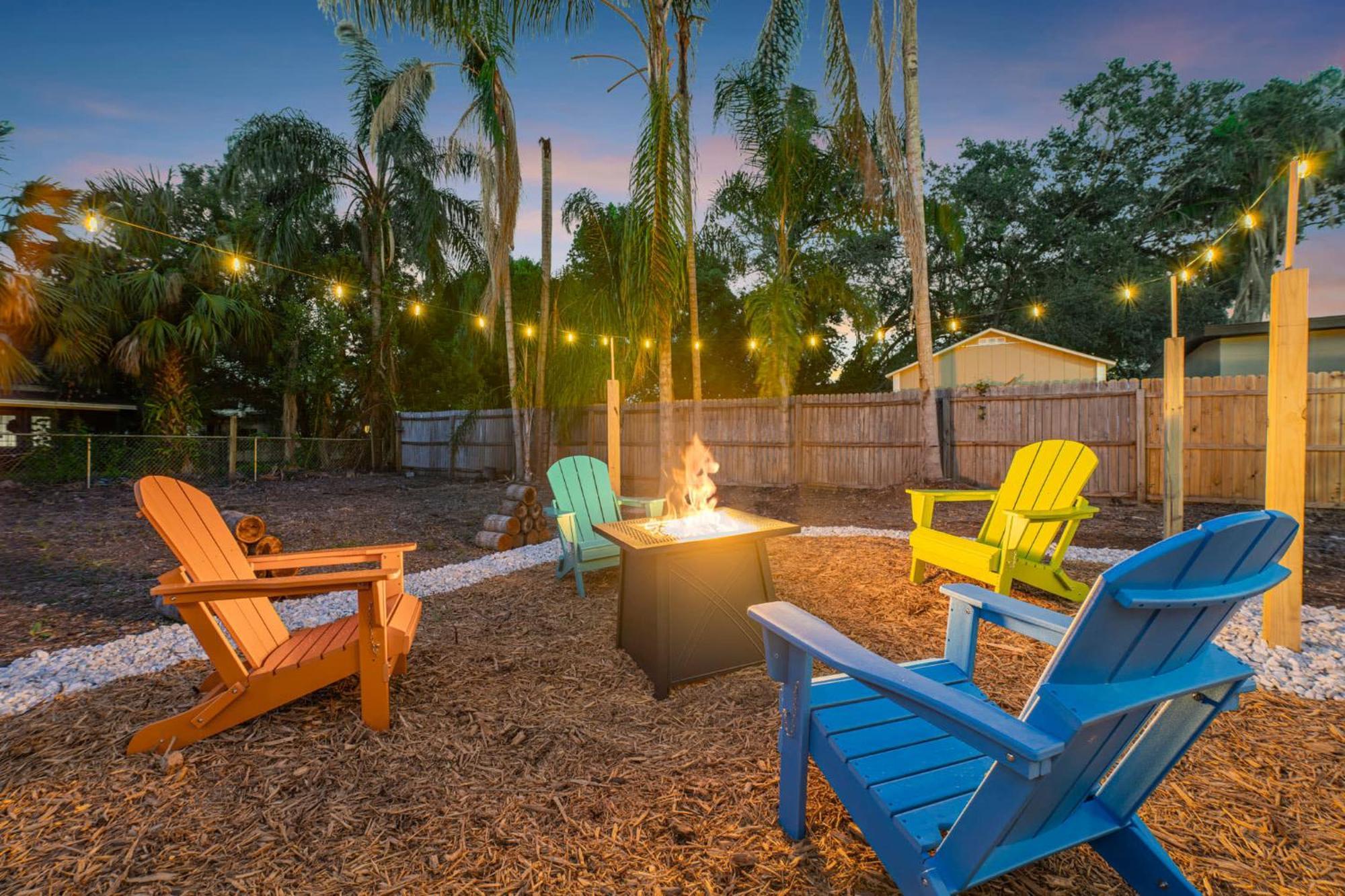 Fire Pit + Grill + 2mi To Dt Holiday home