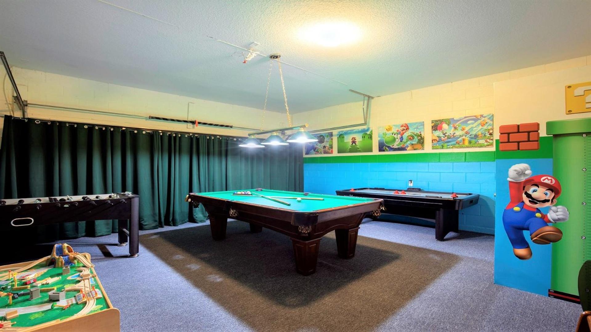 & Star Wars Haven: 6br, Pool & Game Room!