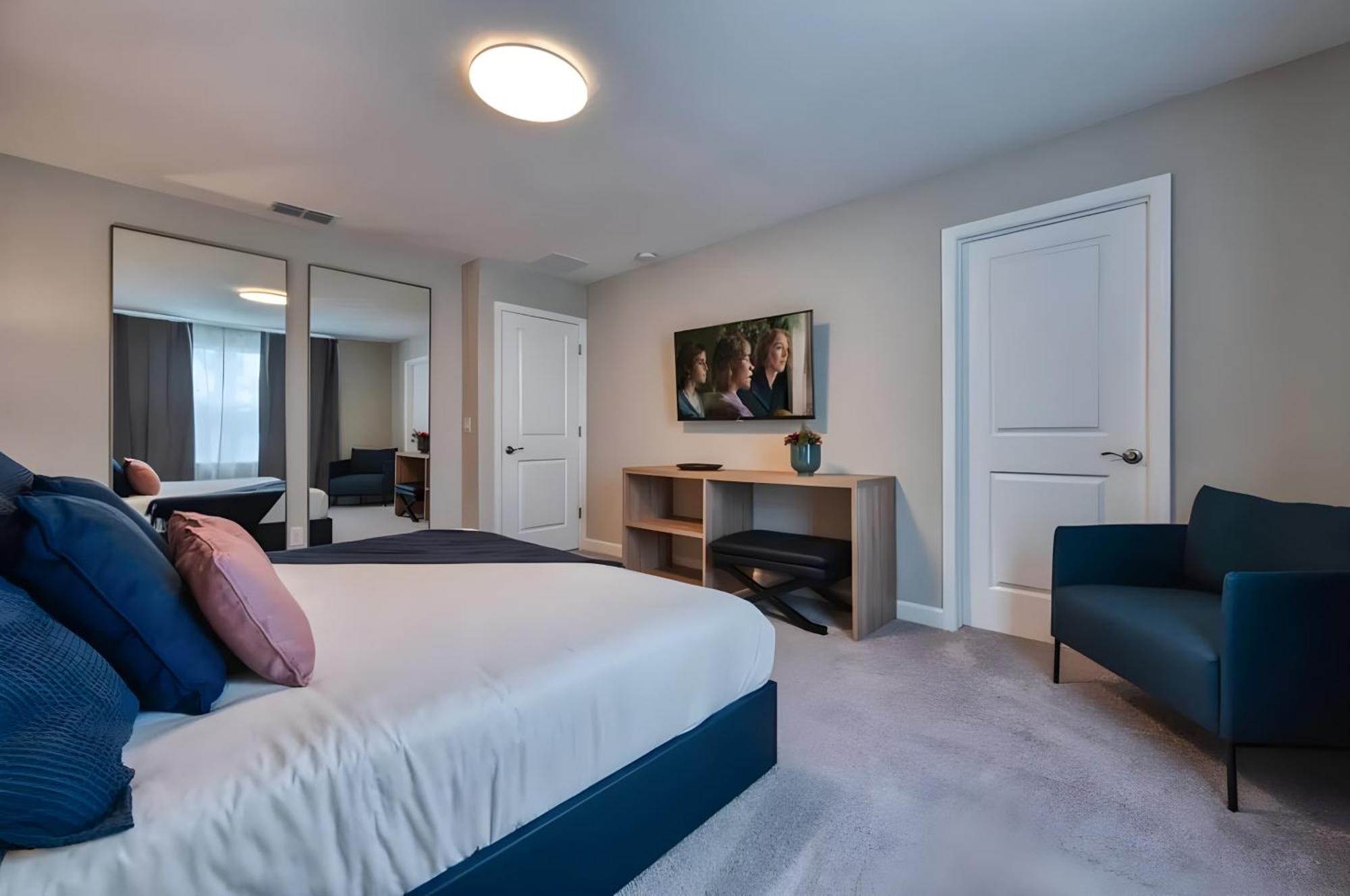 Super Spacious W Private Pool Themed Beds Holiday home