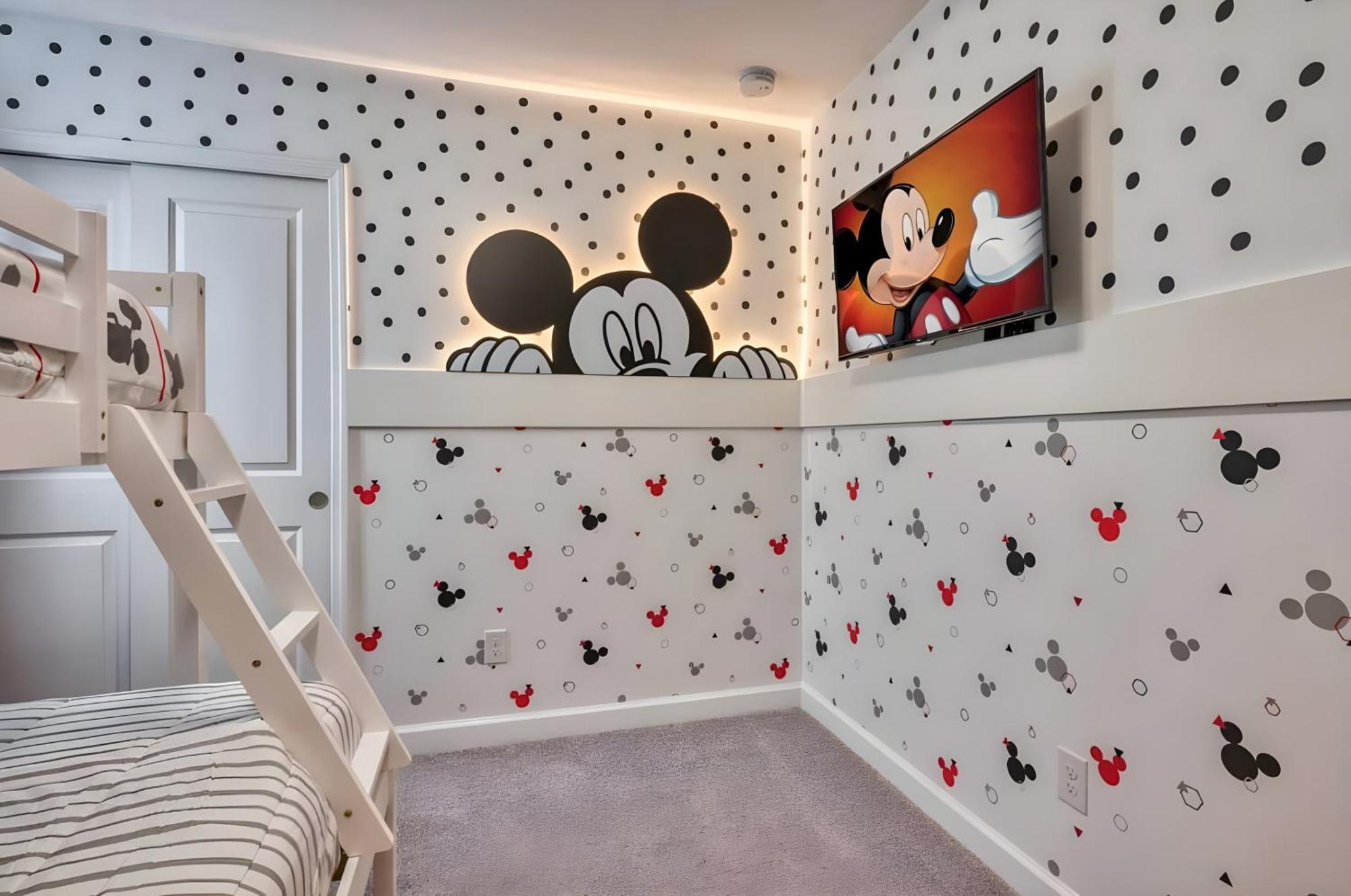 Super Spacious W Private Pool Themed Beds Holiday home *