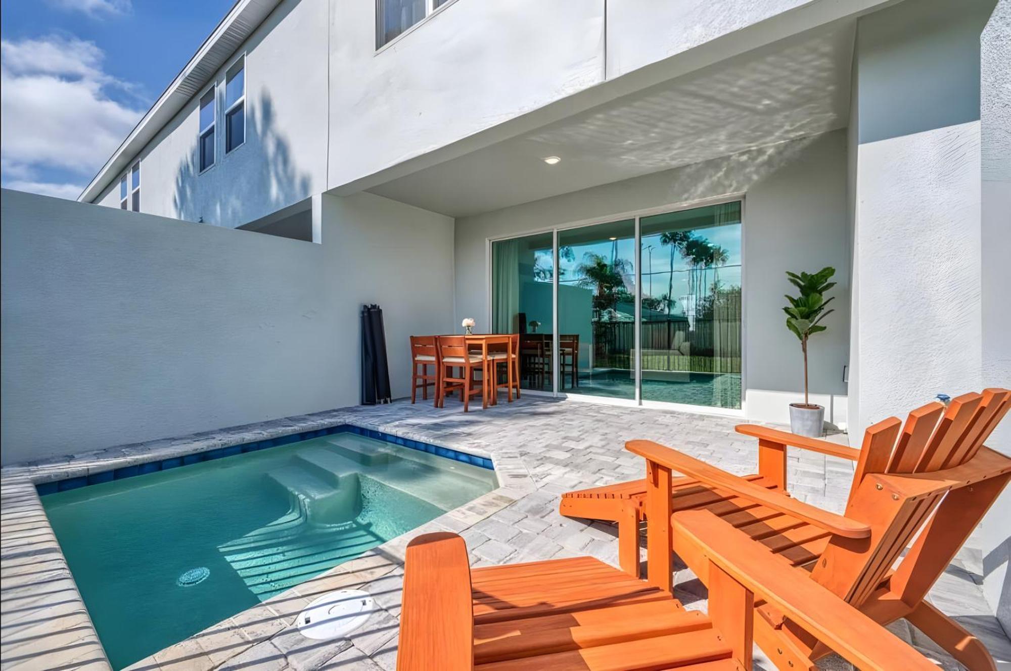 Super Spacious W Private Pool Themed Beds