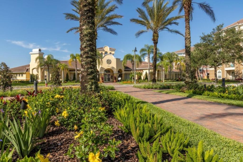 Apartment 3 Bedrooms- 2 Bathrooms- Vista Cay 4024-203 Bd *