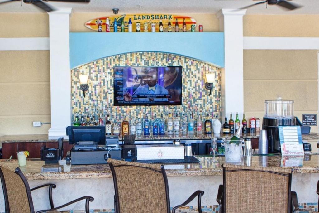3 Bedrooms- 2 Bathrooms- Vista Cay 4024-203 Bd