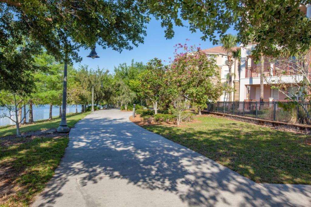 3 Bedrooms- 2 Bathrooms- Vista Cay 4024-203 Bd Apartment Orlando
