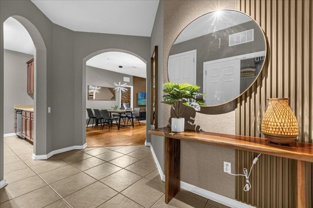Apartment 3 Bedrooms- 2 Bathrooms- Vista Cay 4024-203 Bd *