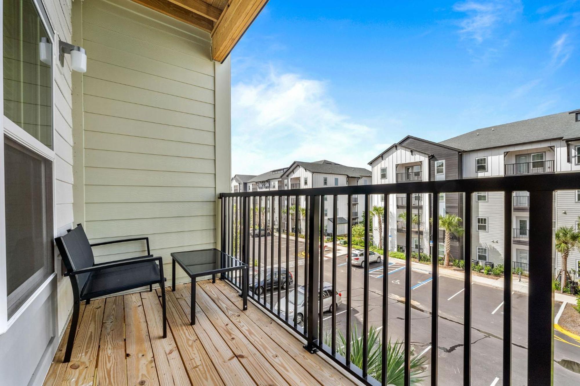 Complete Lush 10 Min To Parks Pets Allowed, Resort-style Amenities