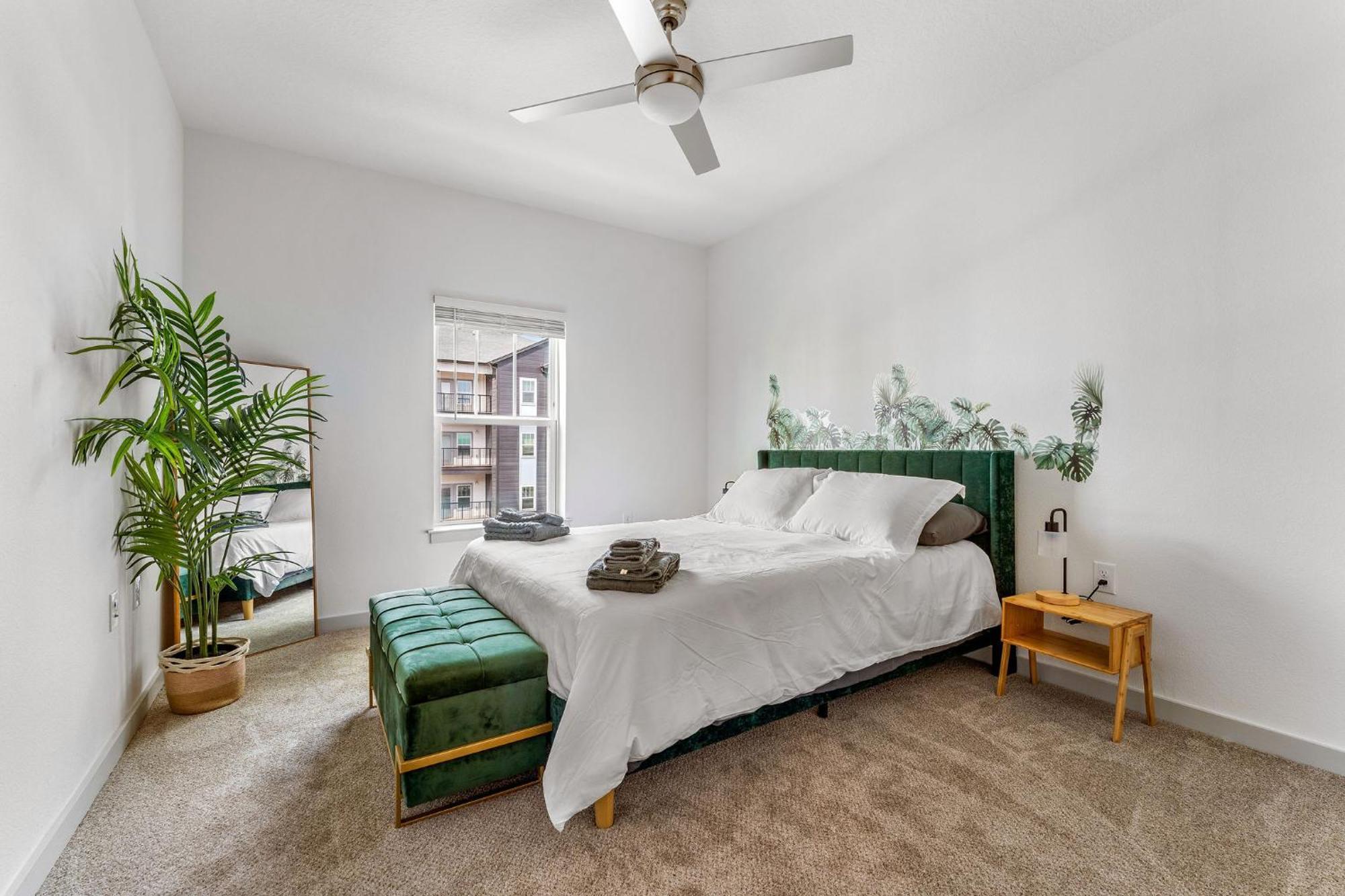 Complete Lush 10 Min To Parks Pets Allowed, Resort-style Amenities