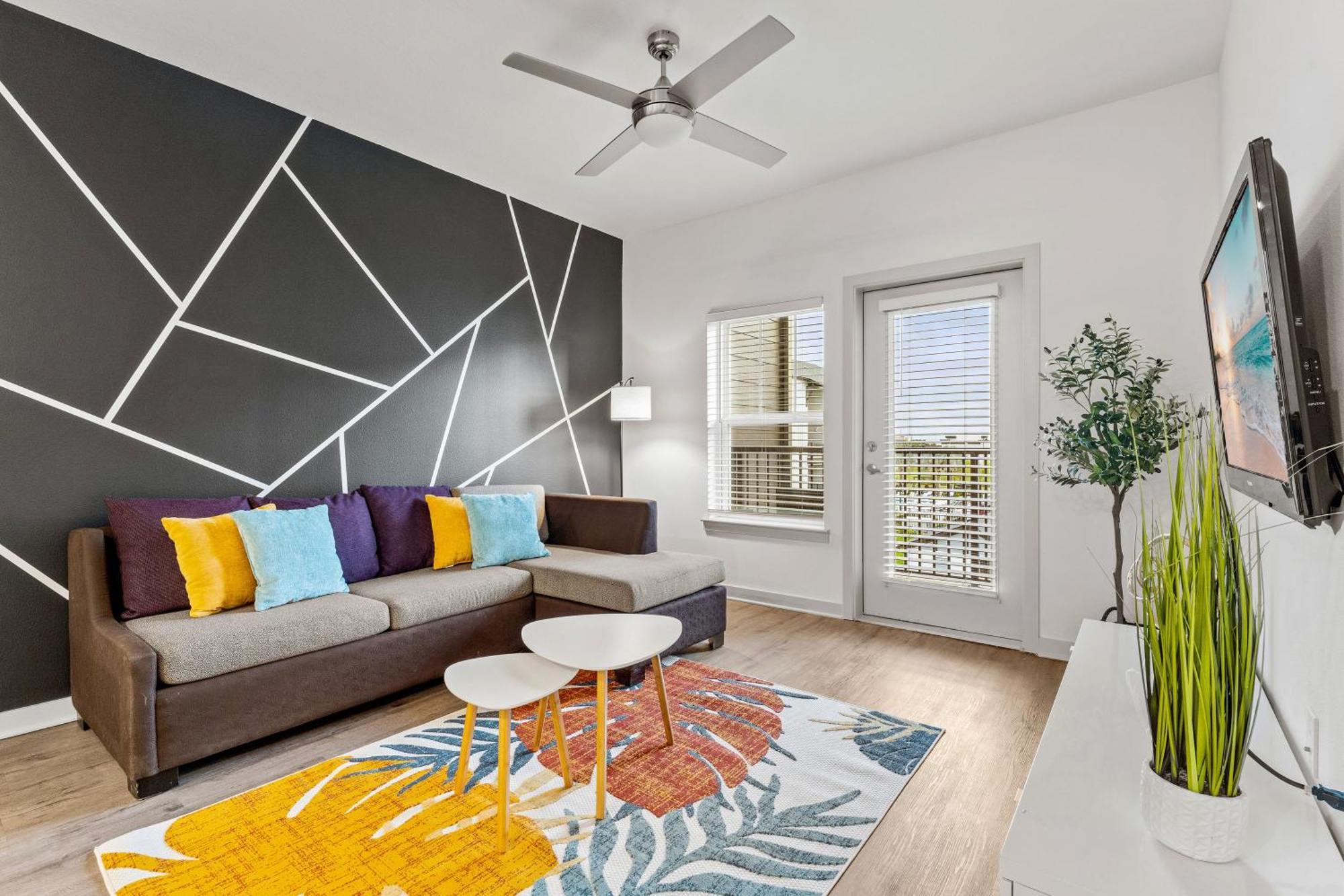 Complete Sleek Modern 10 Min To Parks Pets Allowed, Resort-style Amenities Orlando