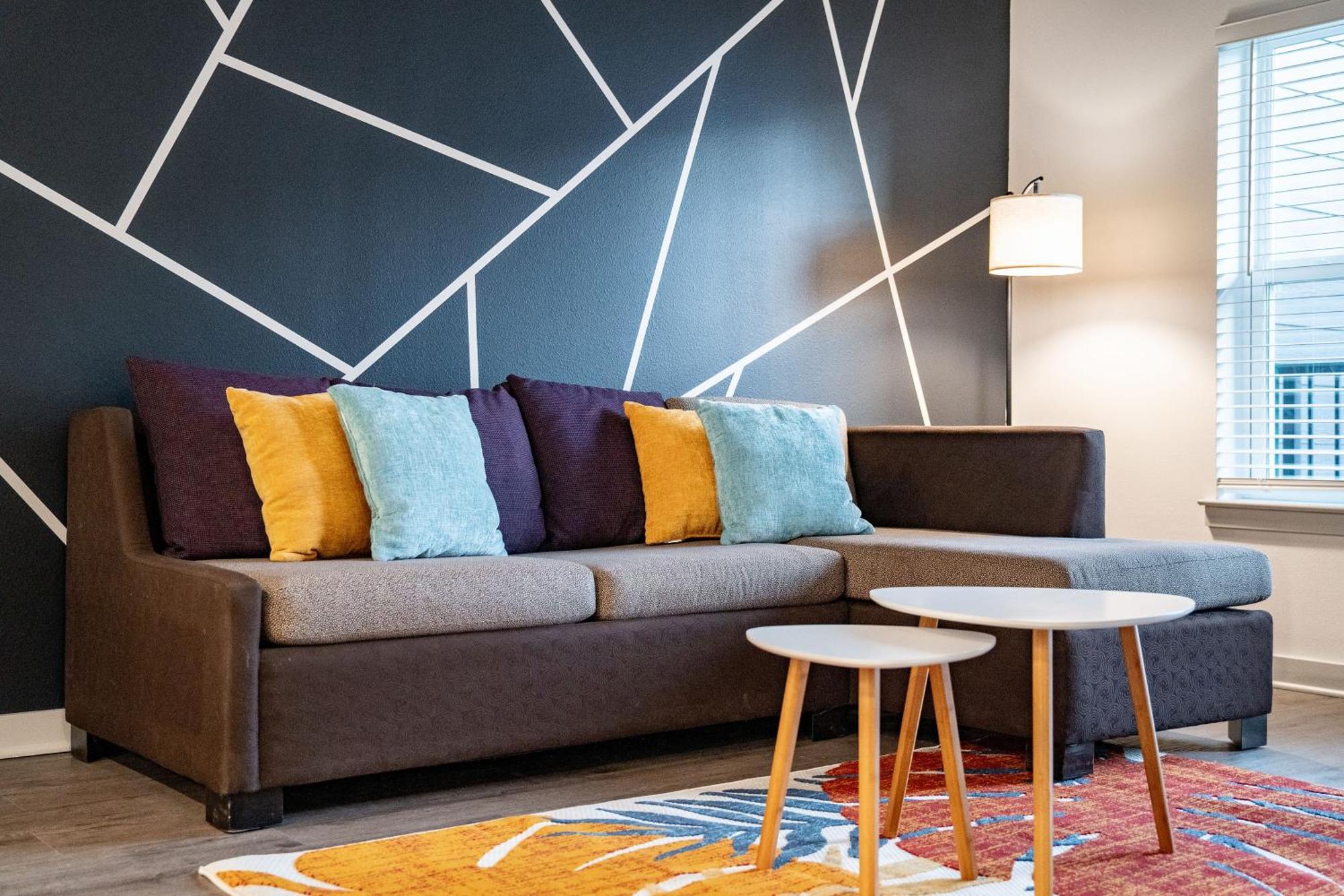 Complete Sleek Modern 10 Min To Parks Pets Allowed, Resort-style Amenities * Orlando
