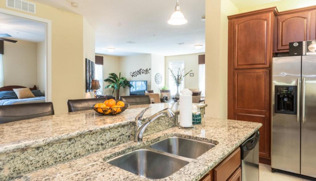 Premium View Condo, Vista Cay - 1002 Apartment