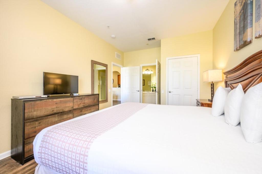 Beautiful Deluxe Condo, Vista Cay - 3015 Apartment