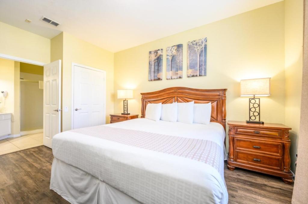 Beautiful Deluxe Condo, Vista Cay - 3015 Apartment