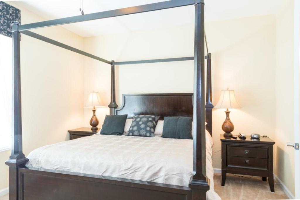 Premium View Condo, Vista Cay - 1002 *