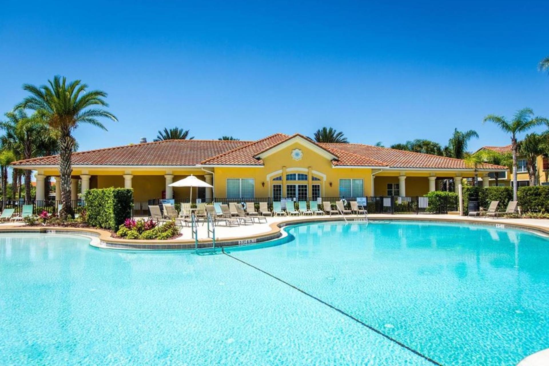 Quiet W/ Balcony ~ 2 Miles To World! Holiday home Orlando