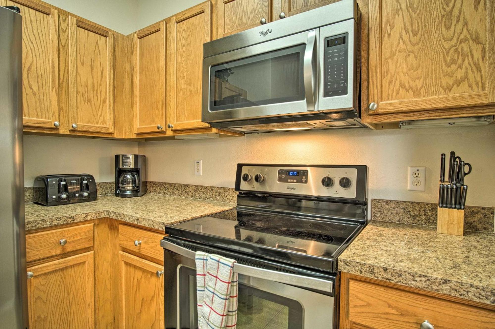 Quiet W/ Balcony ~ 2 Miles To World! Holiday home