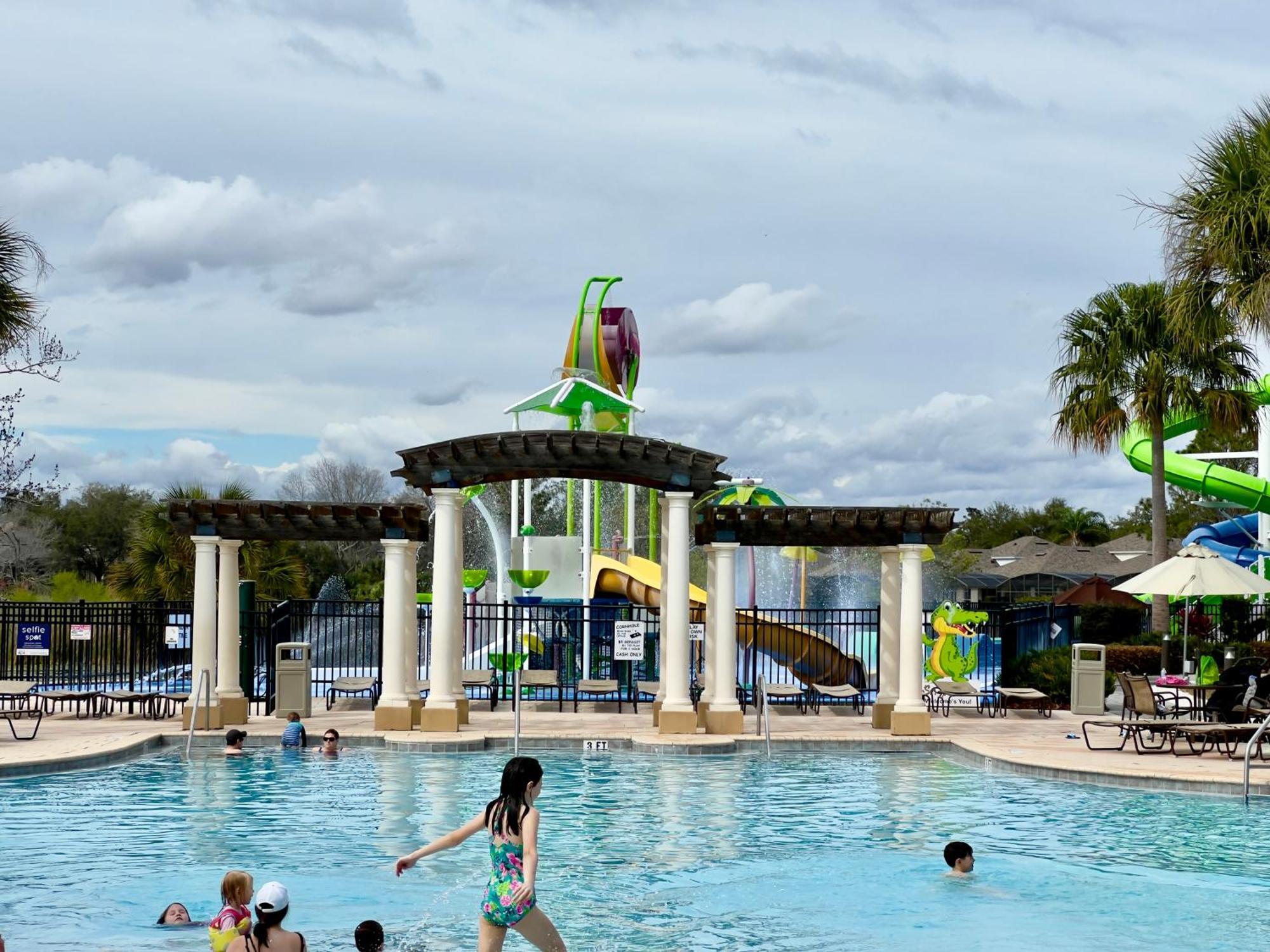 World Vacation.. Luxury 6 Br/4 Ba 5 Star *