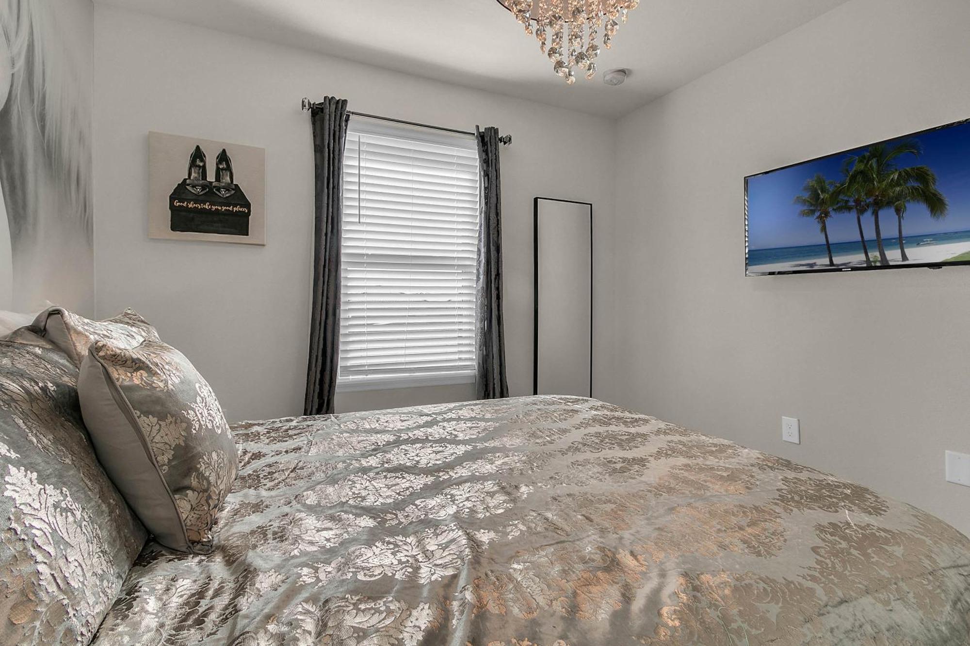 Windsor At Westside 1200 By