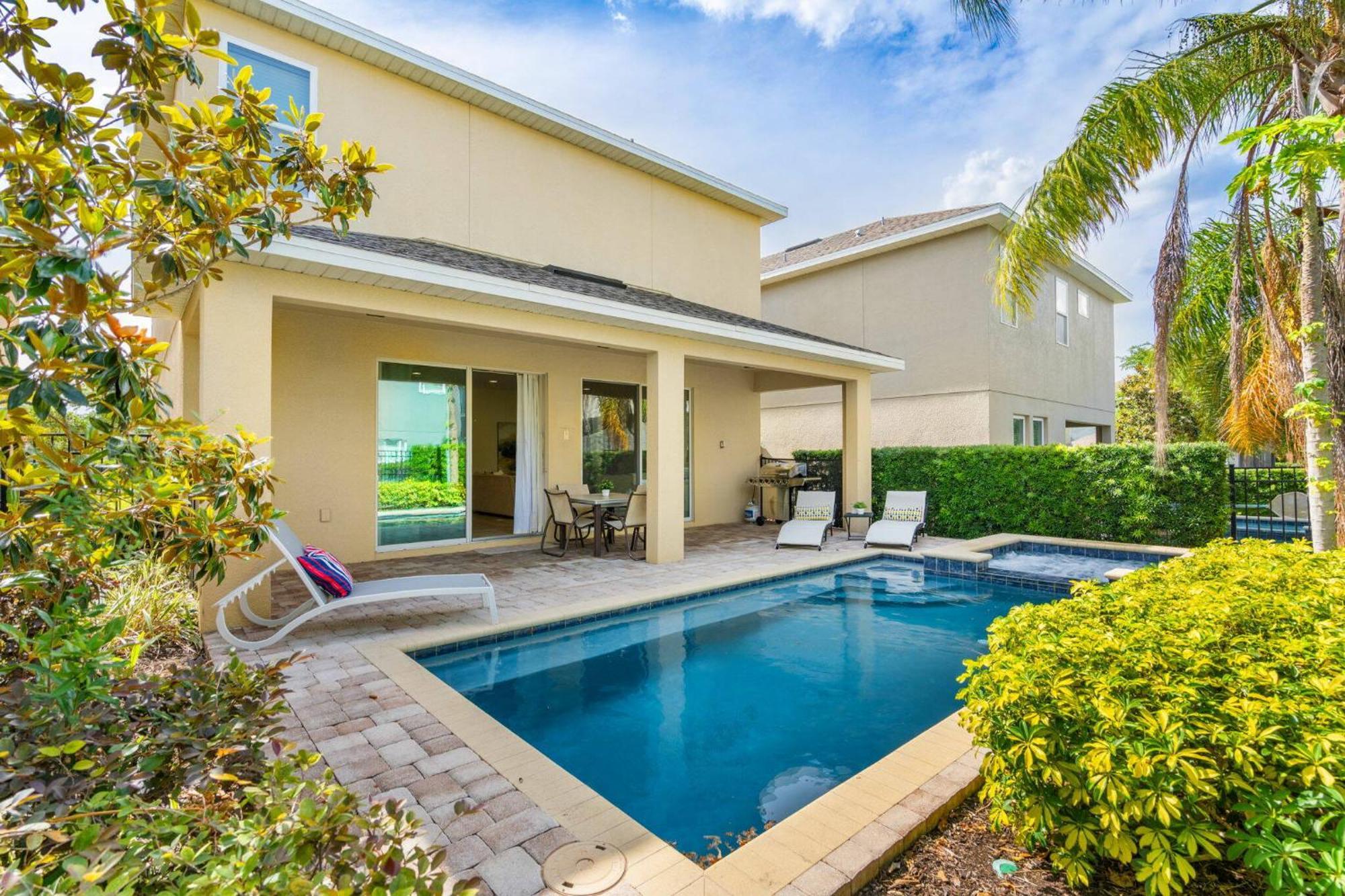 Lovely 5 Bedroom With Pool At Encore Holiday home Orlando