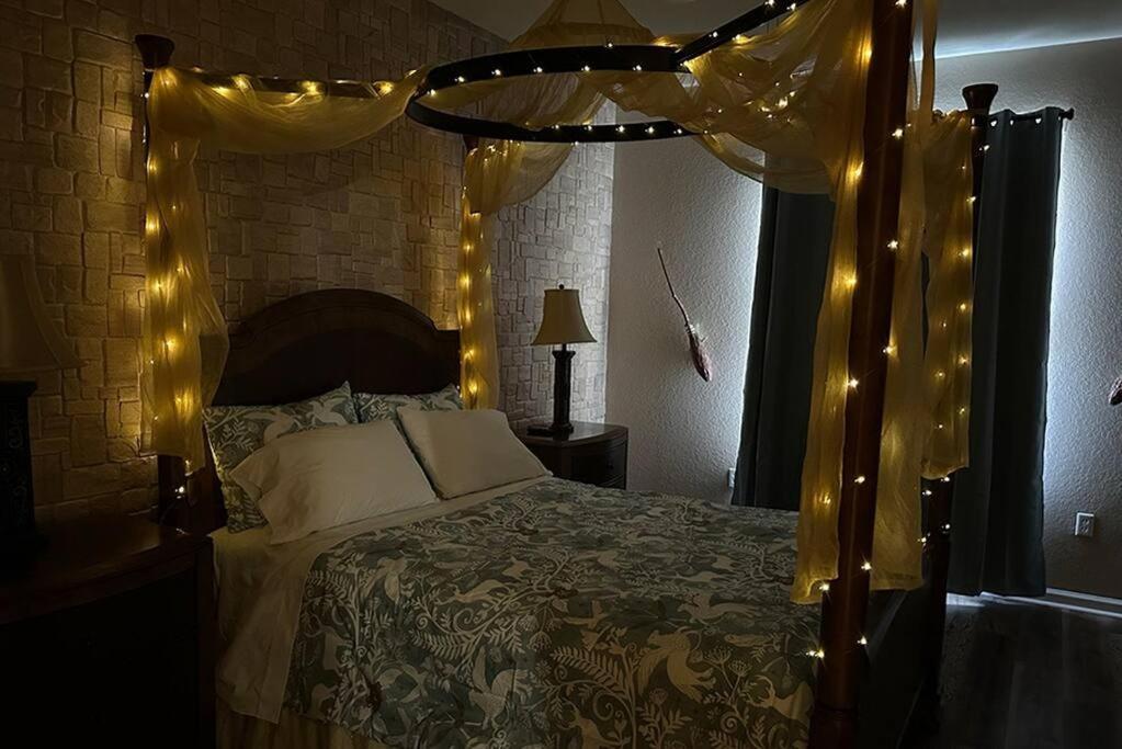 Harry Potter-themed, View, Spacious Near Universal With Extra Amenities Holiday home Orlando