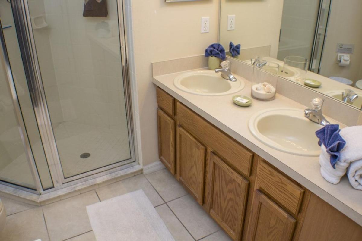Glenbrook Pool 4 Bed 3 Bath