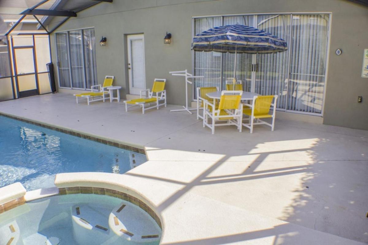 Glenbrook Pool 4 Bed 3 Bath Holiday home