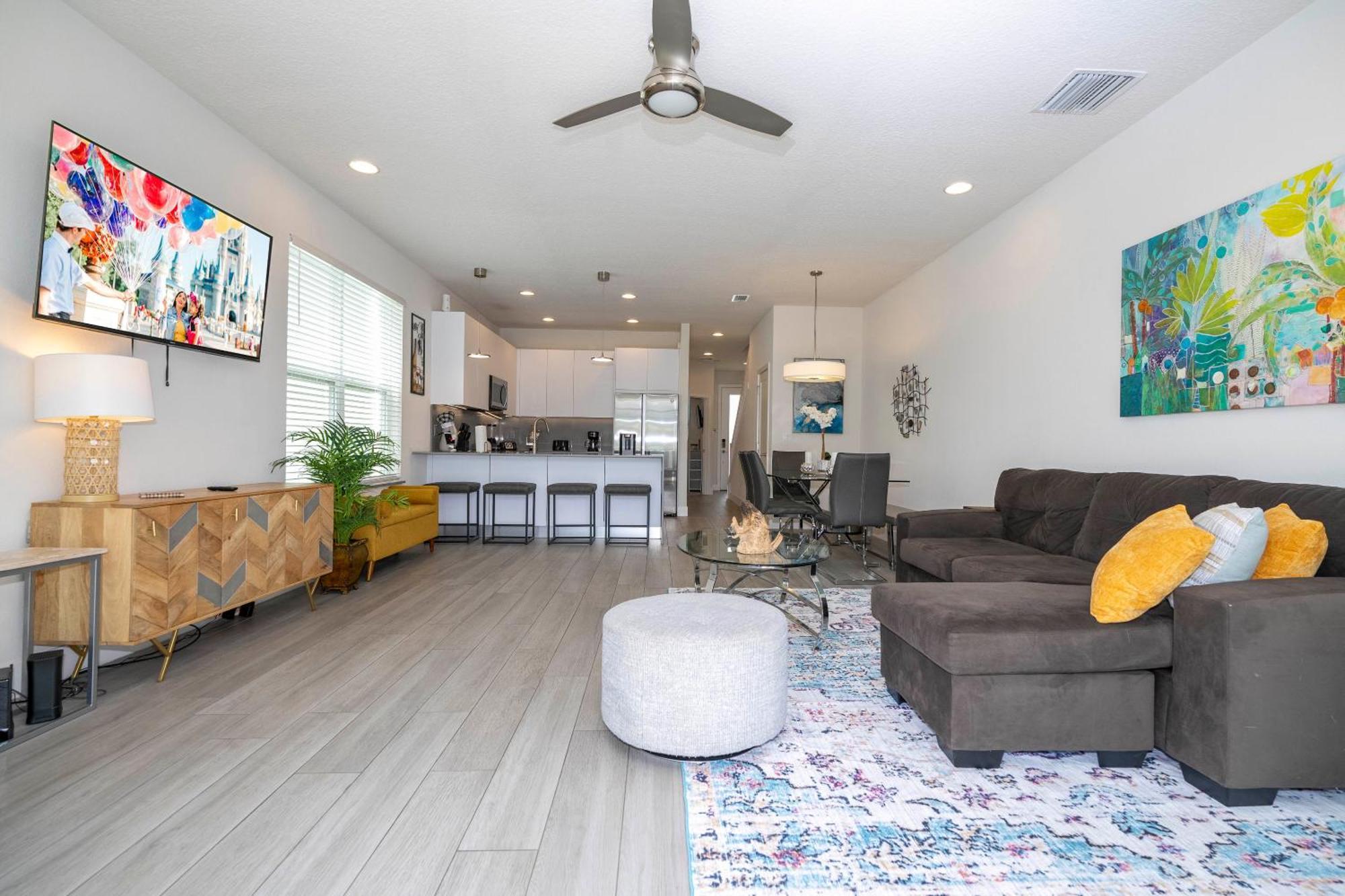 Comfortable Near & Private Pool 17414 Holiday home