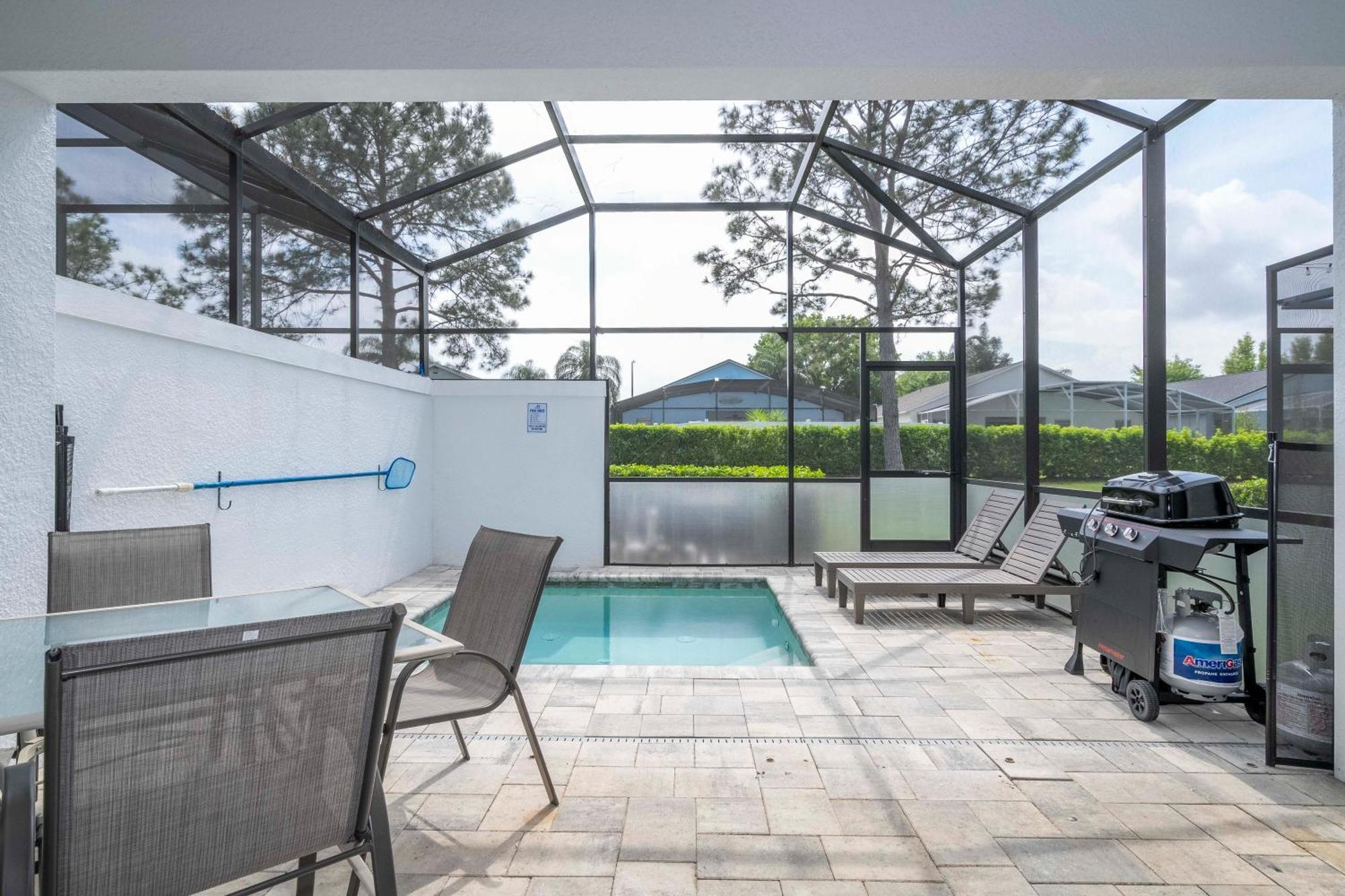 Comfortable Near & Private Pool 17414 Orlando